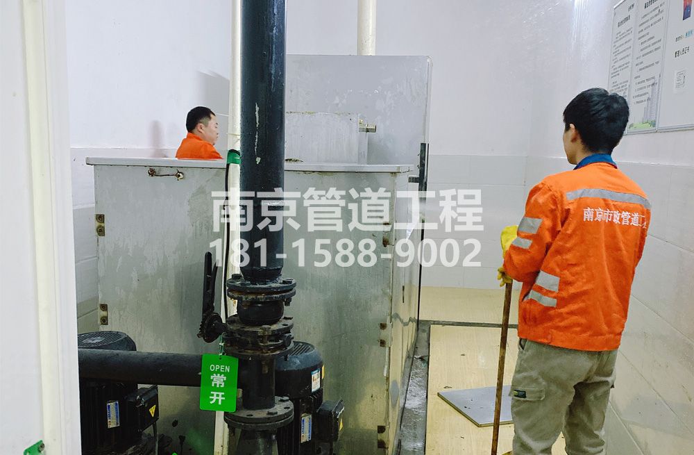 302幕府山隔油设备清洗